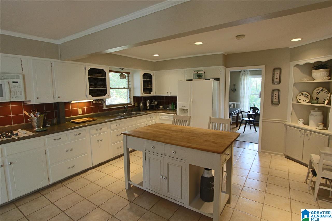 1753 Cornwall Road Birmingham, AL 35226 - Photo 23 of 36