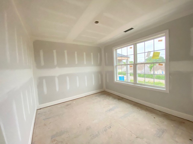 3612 Oakland Road Clarksville, TN 37040 - Photo 12 of 17 an empty room with a window