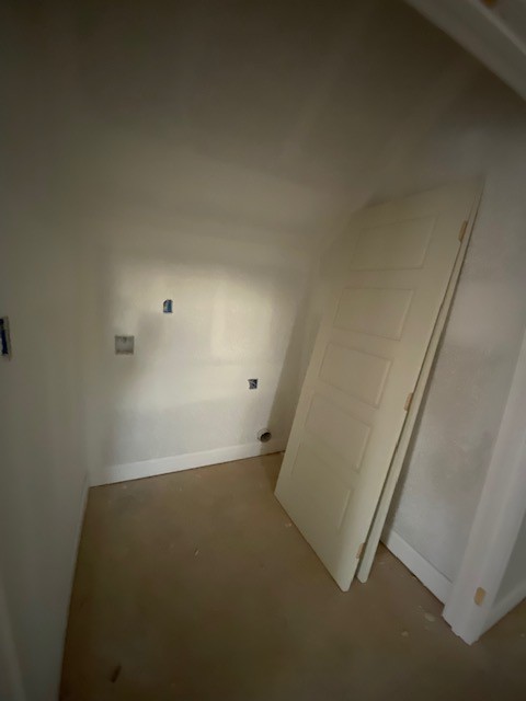 3612 Oakland Road Clarksville, TN 37040 - Photo 3 of 17 an empty room with a bench