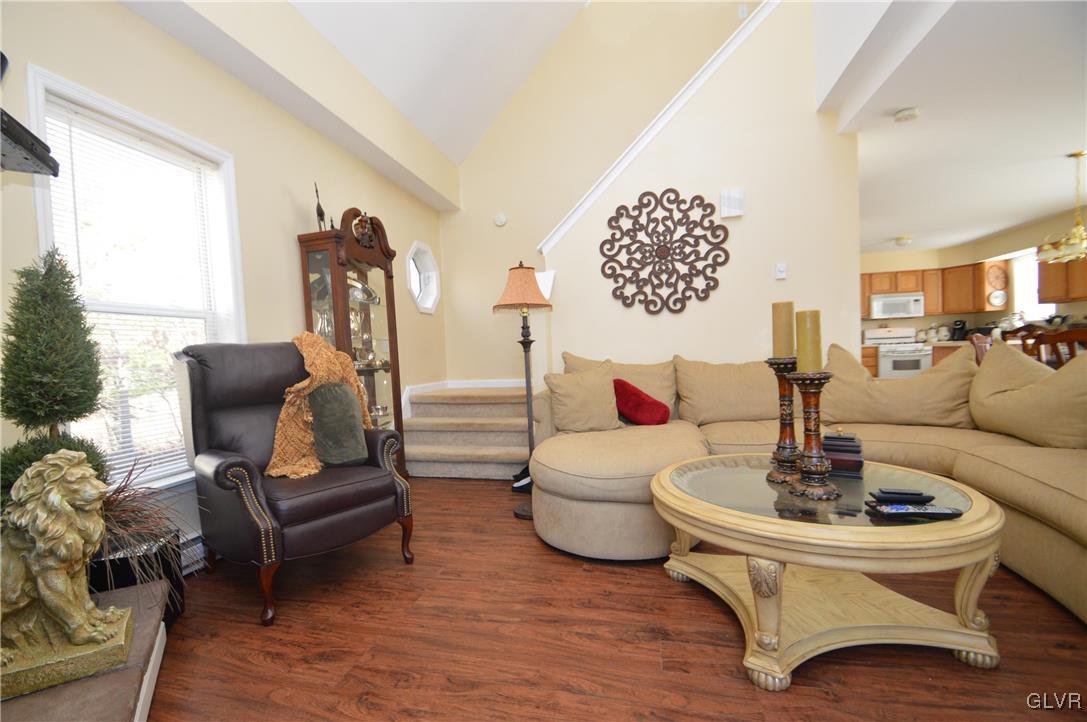 1121 Boulder Road Blakeslee, PA 18610 - Photo 4 of 25 a living room with furniture and a table