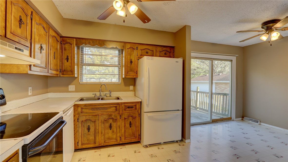 3638 Plover Drive Decatur, IL 62526 - Photo 12 of 28 Gallery Image 12
