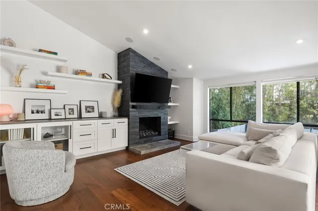 $1,099,000 | 1176 South Westlake Boulevard, Westlake Village, CA 91361