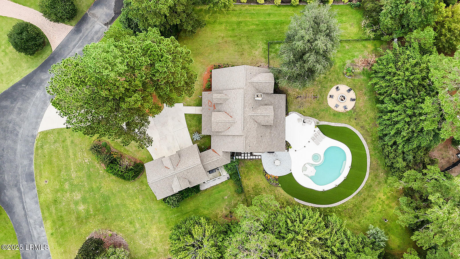 4 Hidden Lake Court Bluffton, SC 29910 - Photo 9 of 82 DJI_20251007121737_0002_D