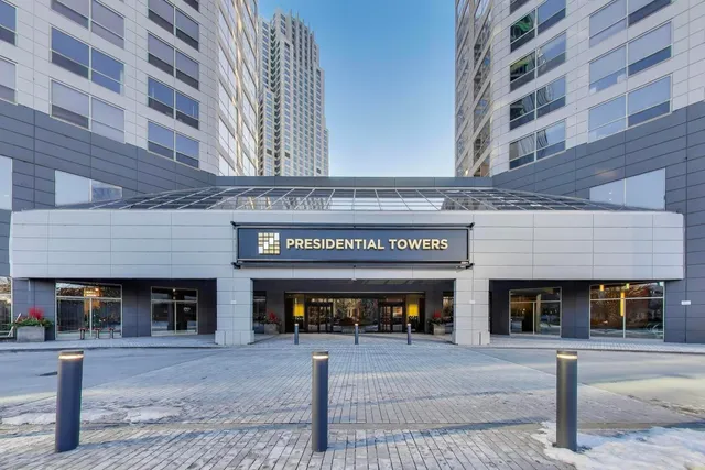 $1,965 | 555 West Madison Street, Unit 3502, Chicago, IL 60661