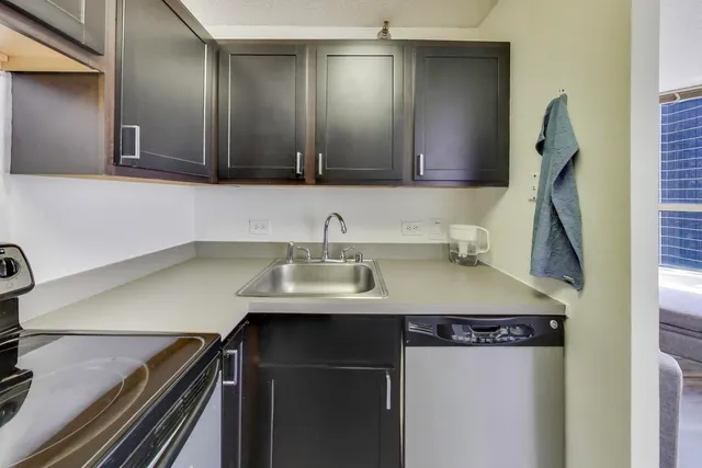 $1,965 | 555 West Madison Street, Unit 3502, Chicago, IL 60661