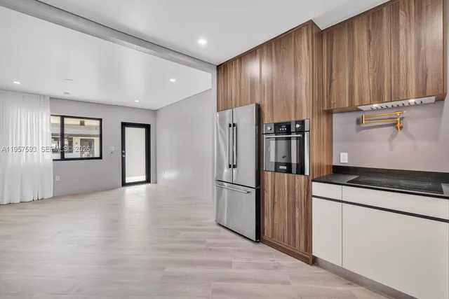 $2,800 | 8931 Northeast 2nd Avenue, Unit S4, El Portal, FL 33138