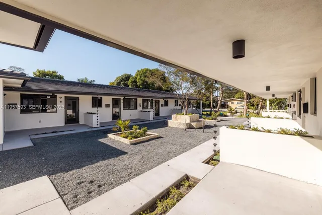 $2,800 | 8931 Northeast 2nd Avenue, Unit S4, El Portal, FL 33138