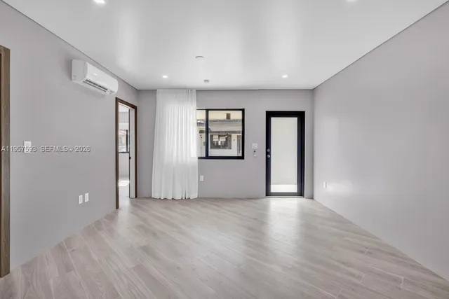 $2,800 | 8931 Northeast 2nd Avenue, Unit S4, El Portal, FL 33138