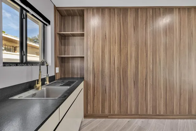 $2,800 | 8931 Northeast 2nd Avenue, Unit S4, El Portal, FL 33138