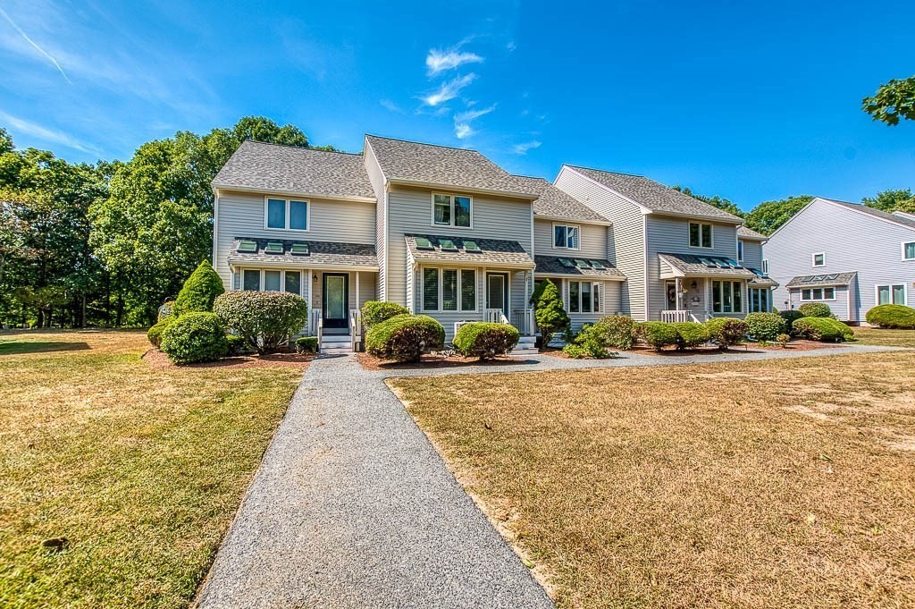 812 Maple Brook Road, Unit 812 Bellingham, MA 02019 - Photo 3 of 33