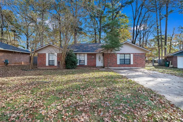 $1,800 | 3410 Woodvine Circle, Haughton, LA 71037