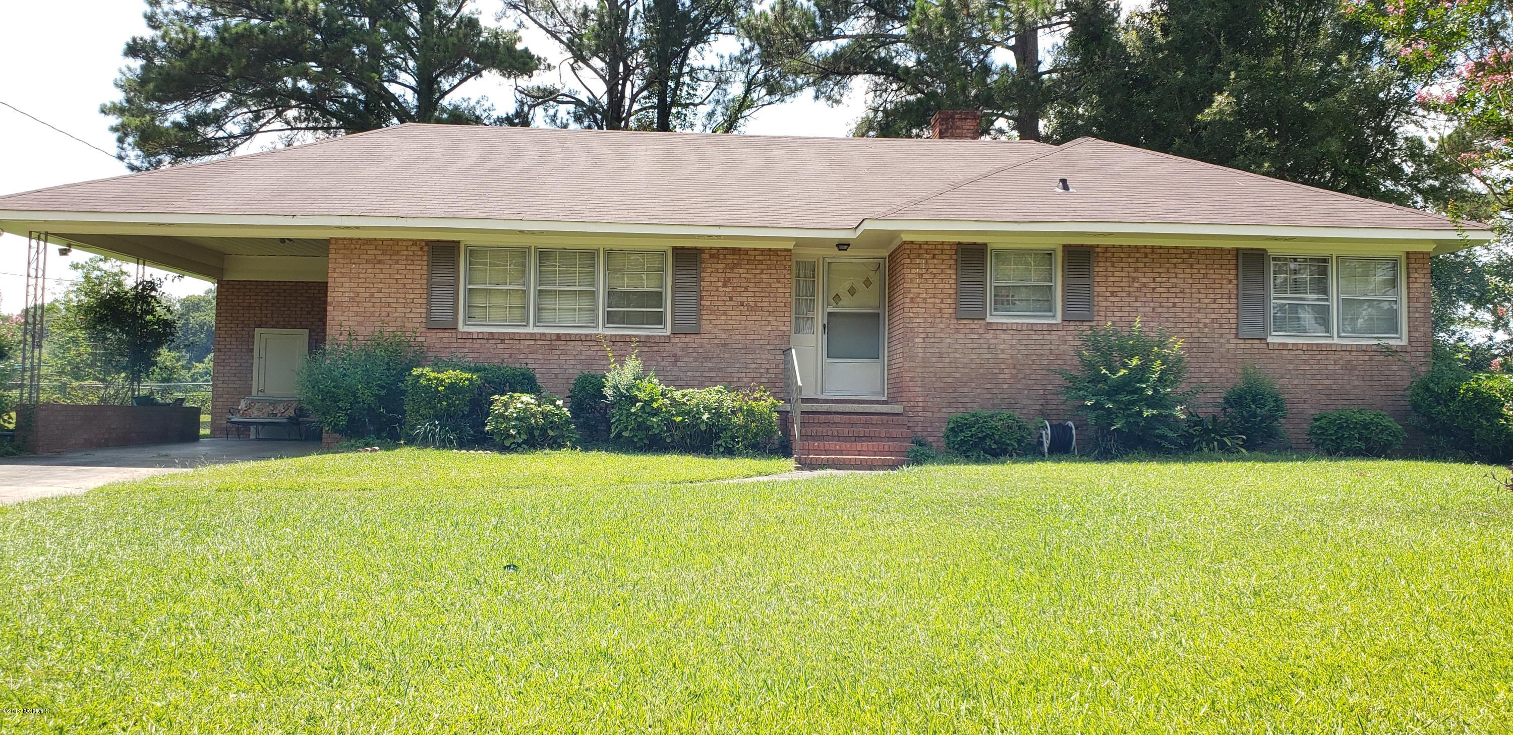 1406 Hardee Road Kinston, NC 28504 - Photo 1 of 17 front of house