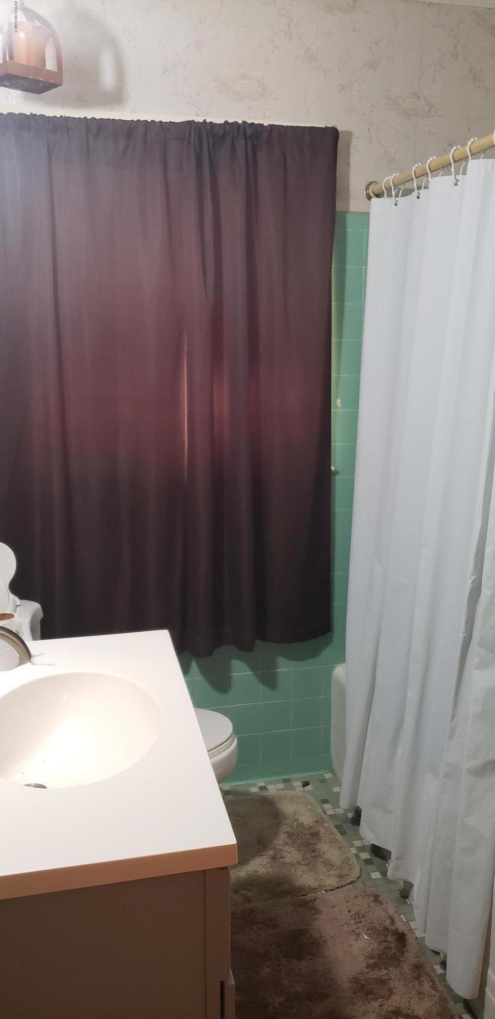 1406 Hardee Road Kinston, NC 28504 - Photo 10 of 17 bath 1