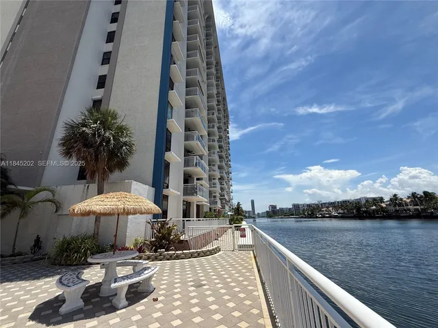 $324,999 | 1600 South Ocean Drive, Unit 7B, Hollywood, FL 33019