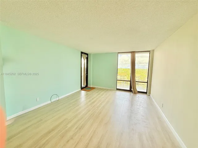 $324,999 | 1600 South Ocean Drive, Unit 7B, Hollywood, FL 33019