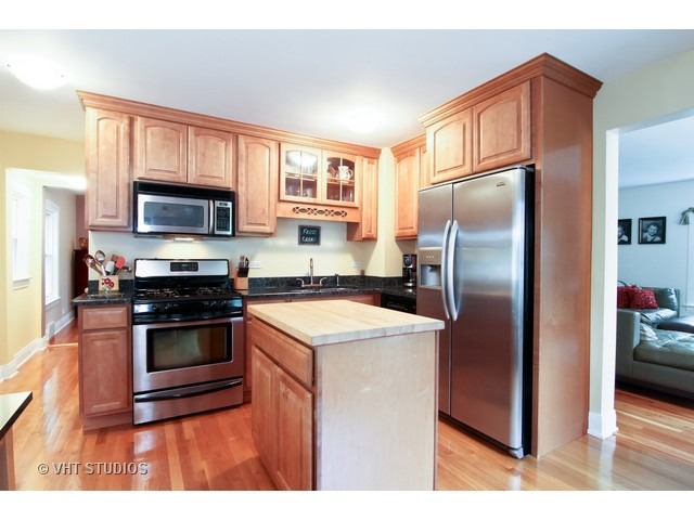 4701 Cumnor Road Downers Grove, IL 60515 - Photo 3 of 15