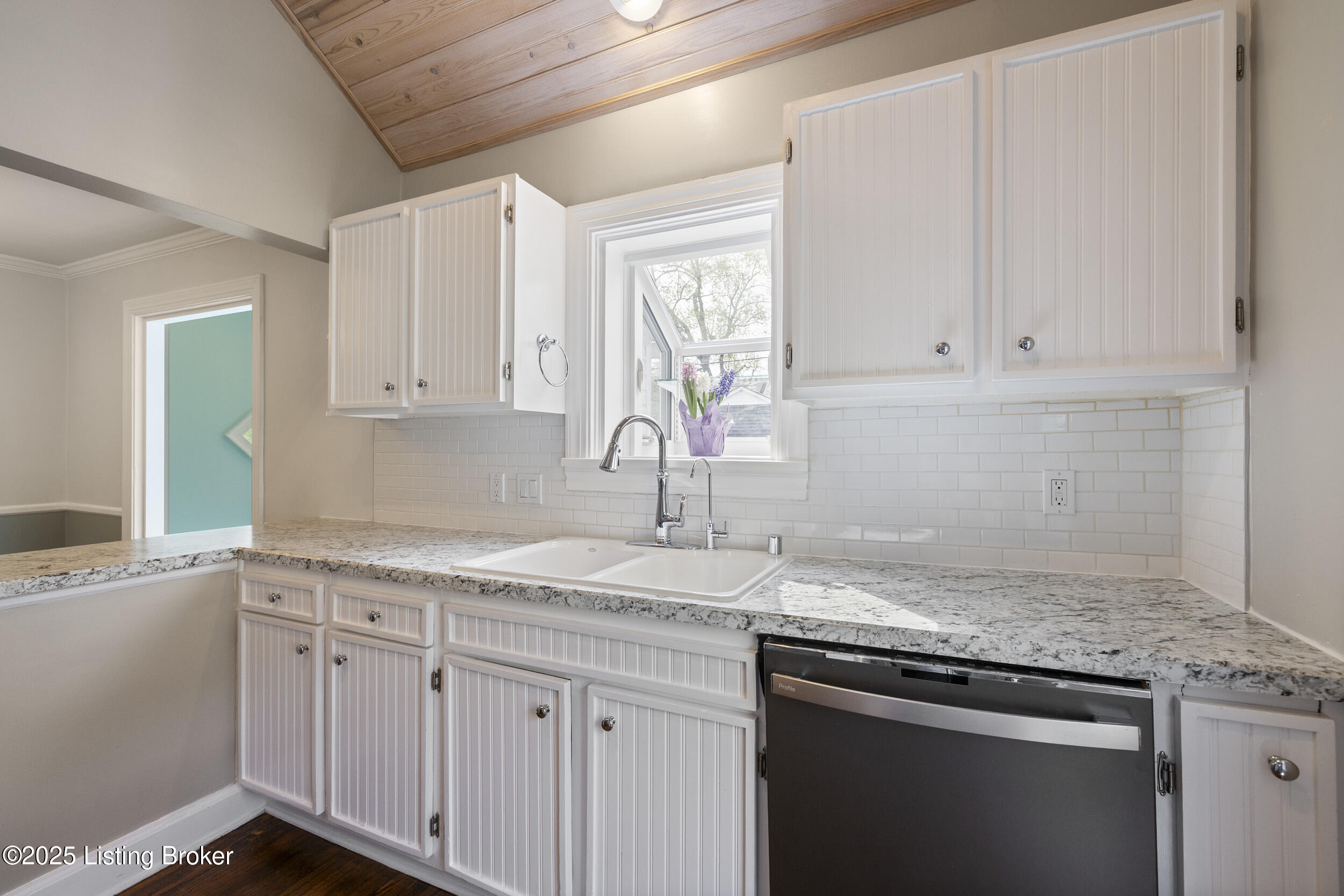 4026 Springhill Road Louisville, KY 40207 - Photo 6 of 50 LREP3338