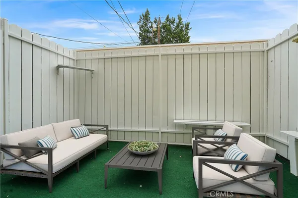 $2,800 | 22855 Vanowen Street, Unit 2, West Hills, CA 91307