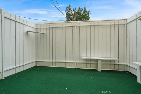 $2,800 | 22855 Vanowen Street, Unit 2, West Hills, CA 91307