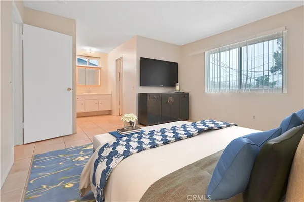 $2,800 | 22855 Vanowen Street, Unit 2, West Hills, CA 91307