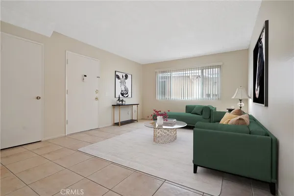 $2,800 | 22855 Vanowen Street, Unit 2, West Hills, CA 91307