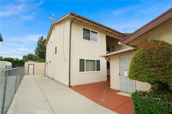 $2,800 | 22855 Vanowen Street, Unit 2, West Hills, CA 91307