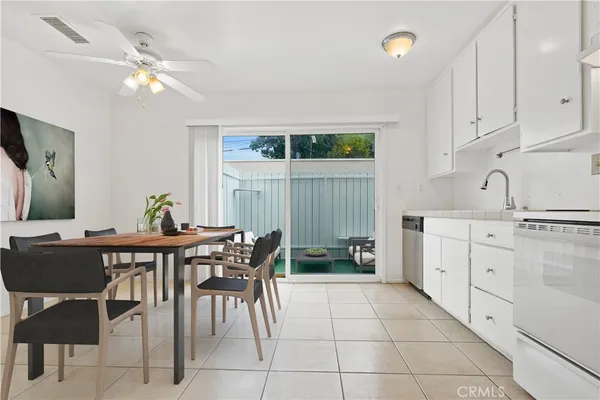 $2,800 | 22855 Vanowen Street, Unit 2, West Hills, CA 91307