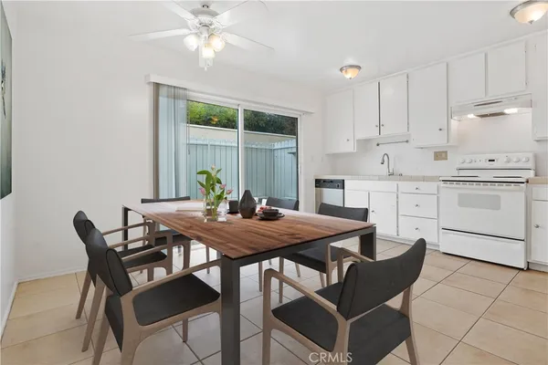 $2,800 | 22855 Vanowen Street, Unit 2, West Hills, CA 91307