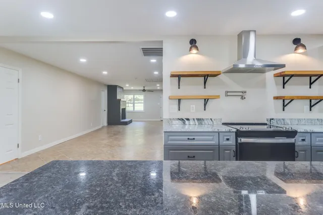 $418,000 | 256 Harry Sones Road, Carriere, MS 39426