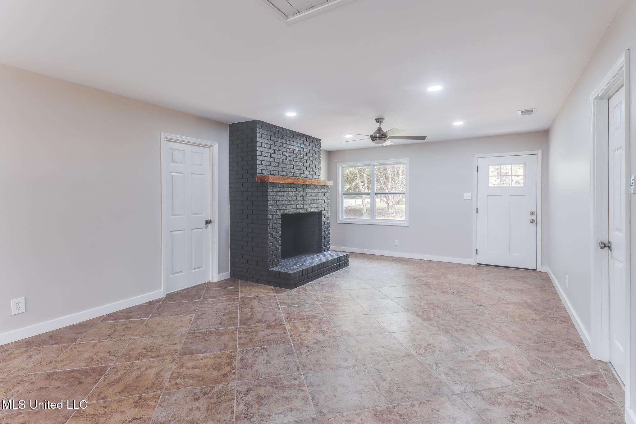 256 Harry Sones Road Carriere, MS 39426 - Photo 6 of 41 IMG_0433