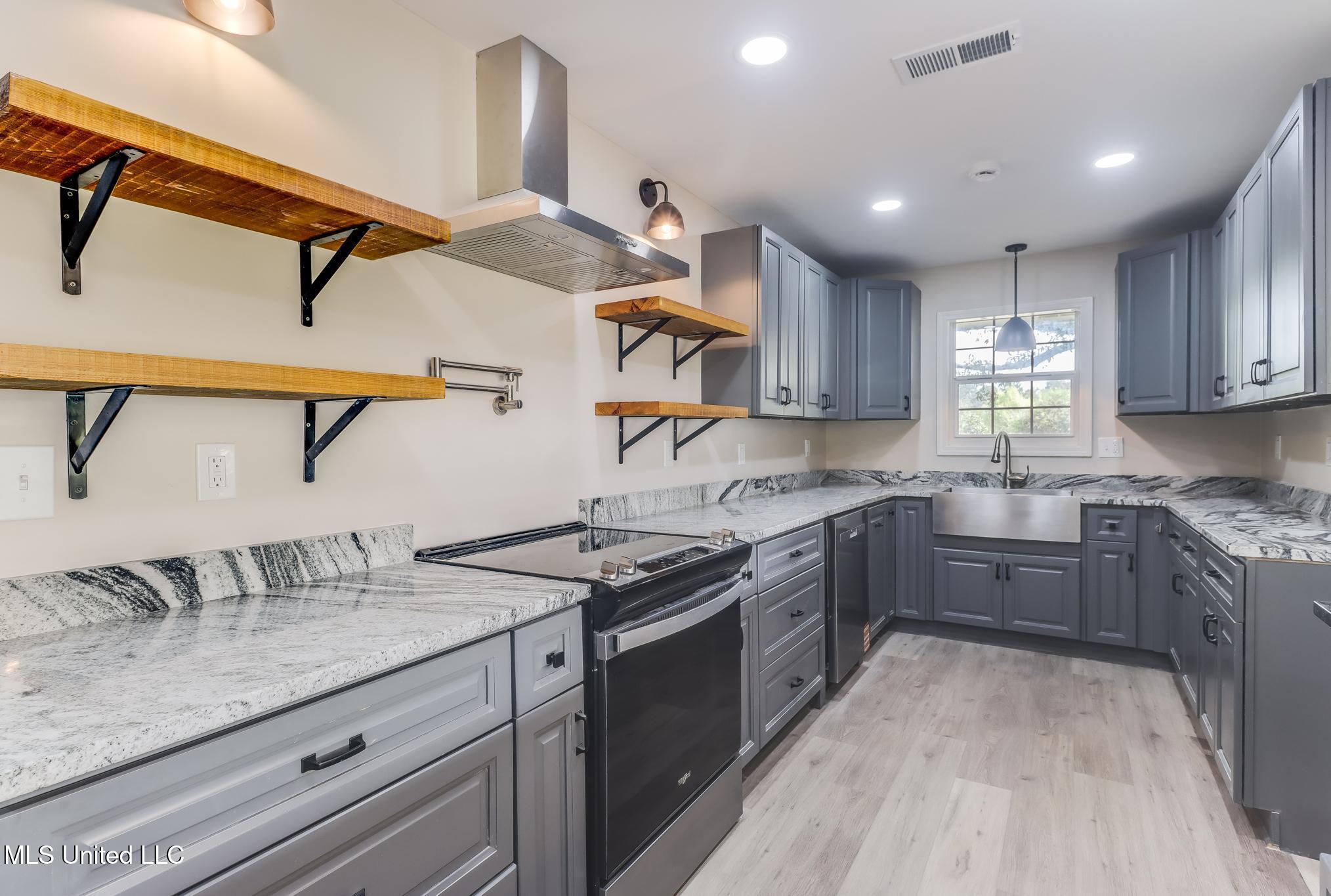 256 Harry Sones Road Carriere, MS 39426 - Photo 8 of 41 IMG_0445