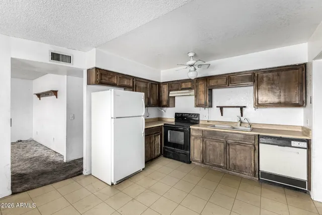 $350,000 | 139 West Hillside Street, Mesa, AZ 85201