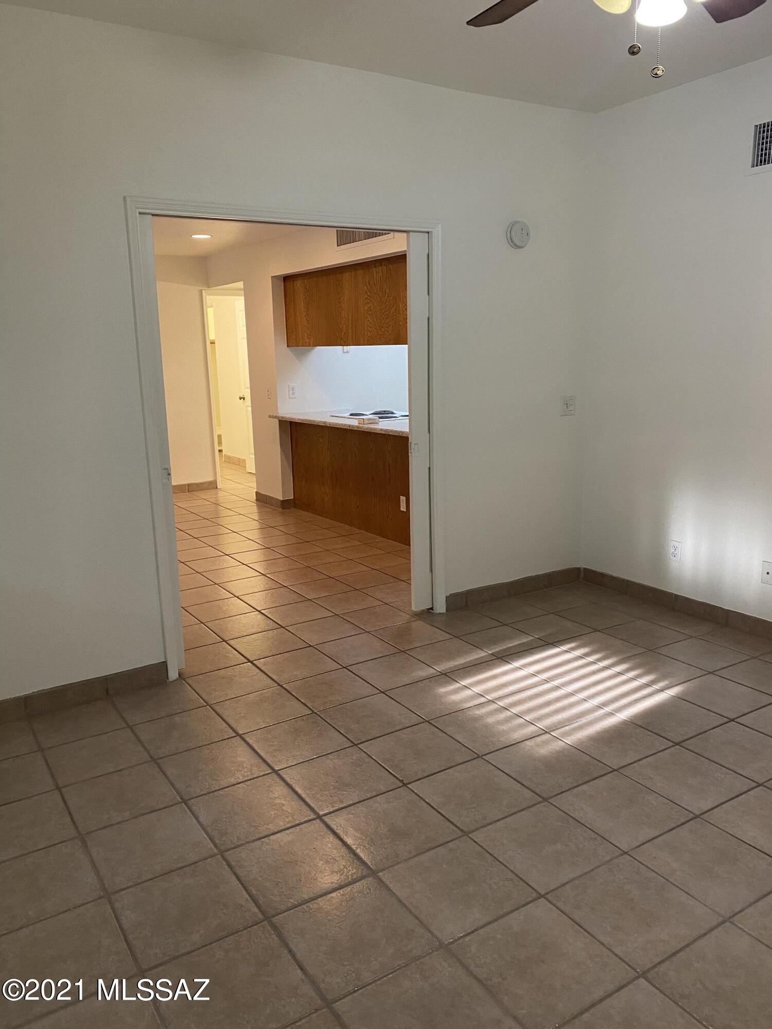 1200 East River Road, Unit D42 Tucson, AZ 85718 - Photo 5 of 19