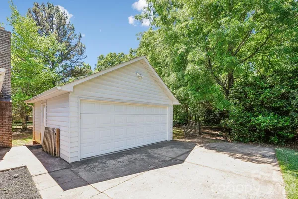 $340,000 | 15032 Catawba Circle South, Matthews, NC 28104
