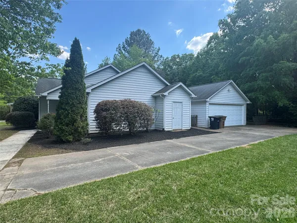 $340,000 | 15032 Catawba Circle South, Matthews, NC 28104