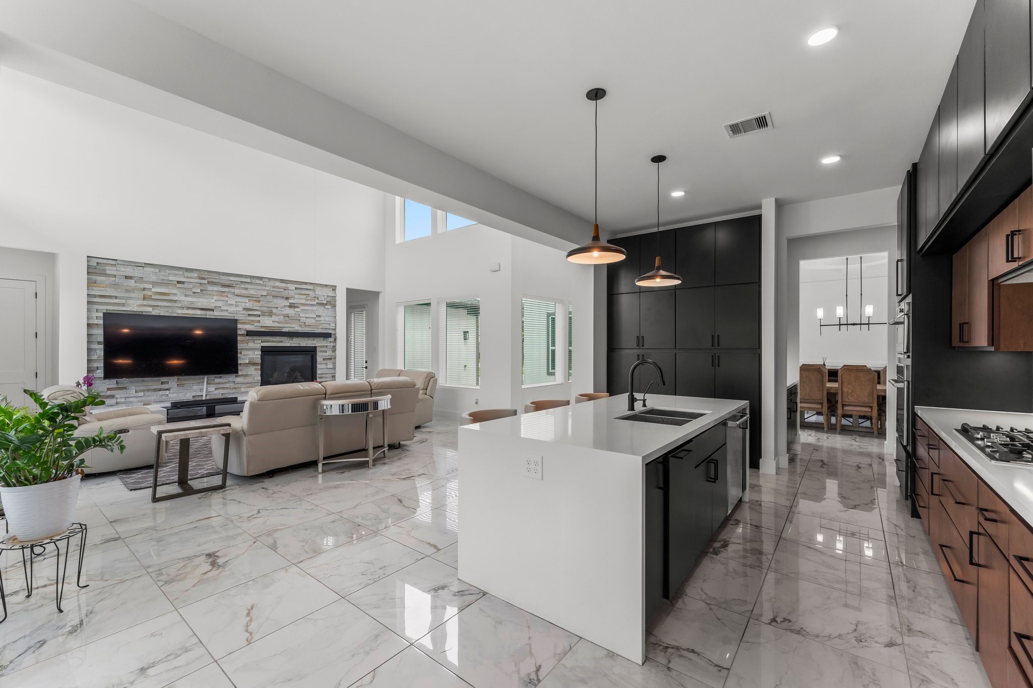 7407 Sawgrass Terrace Spring, TX 77389 - Photo 12 of 46 Kitchen/Living Room