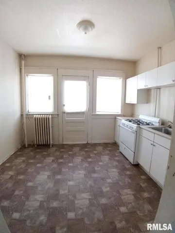 $375,000 | 805 West 2nd Street, Davenport, IA 52802