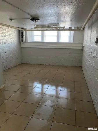 a view of a garage room
