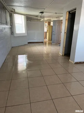 $375,000 | 805 West 2nd Street, Davenport, IA 52802