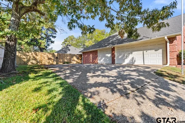 $499,000 | 1603 Old Oak Drive, Flint, TX 75762