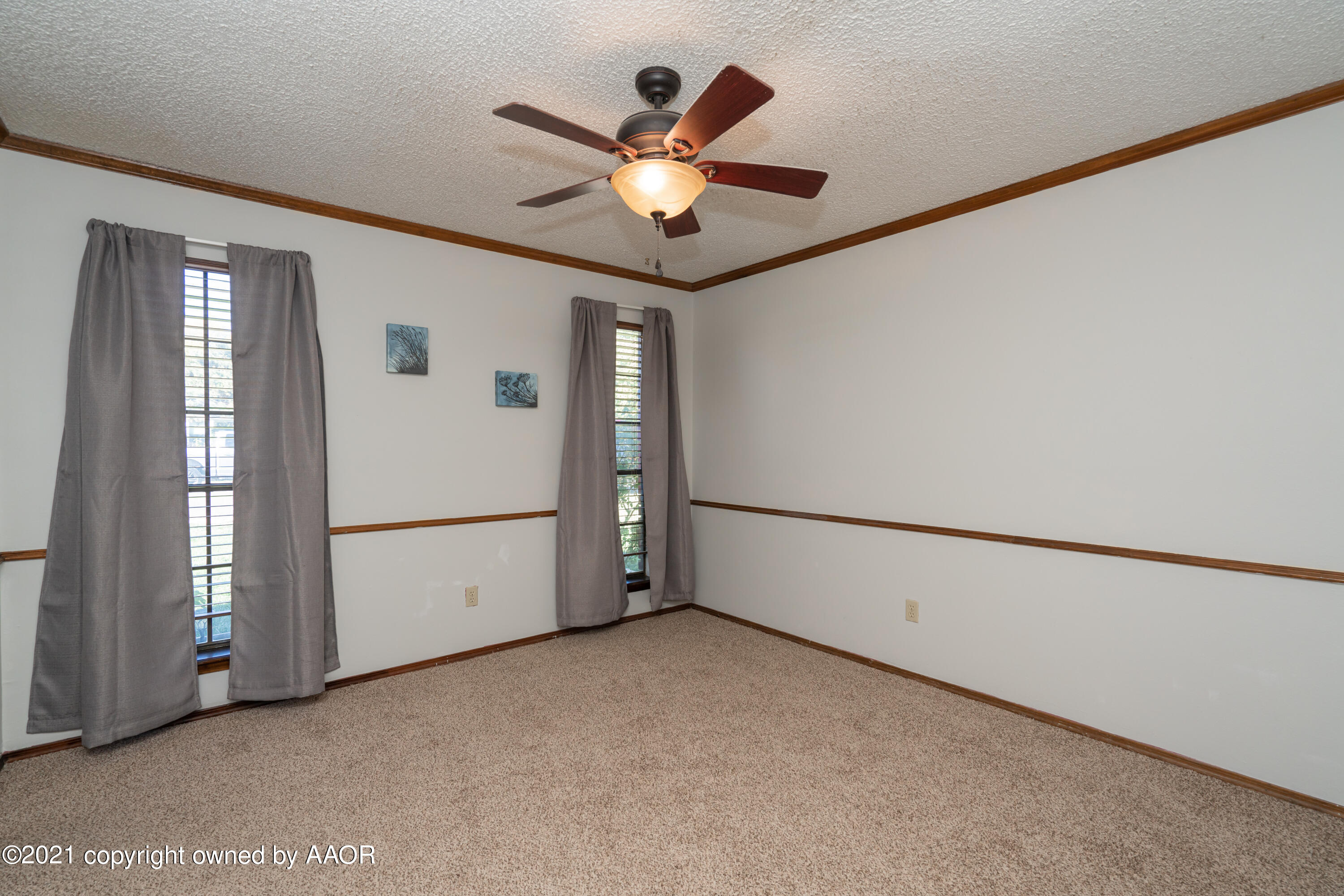 5811 Hardwick Drive Amarillo, TX 79109 - Photo 15 of 24 a view of workspace with window