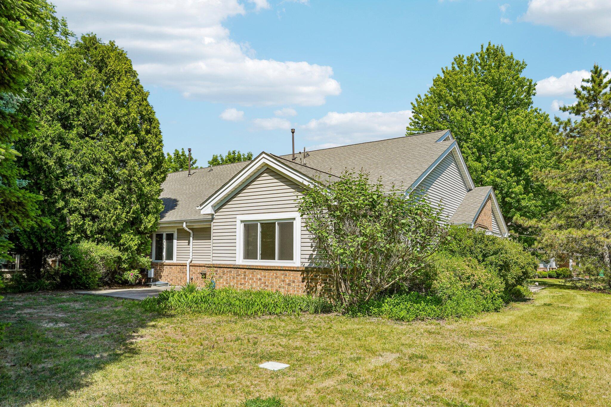 7017 West Hummingbird Court Milwaukee, WI 53223 - Photo 30 of 38 Back View