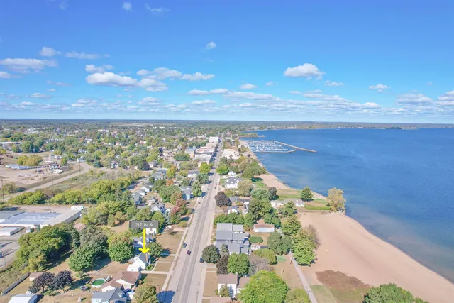 $189,900 | 217 1st Street, Menominee, MI 49858