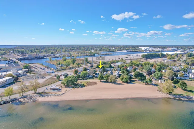 $189,900 | 217 1st Street, Menominee, MI 49858