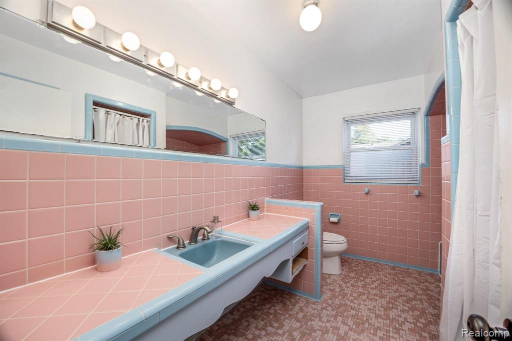 1822 Prestwick Road Grosse Pointe Woods, MI 48236 - Photo 20 of 35