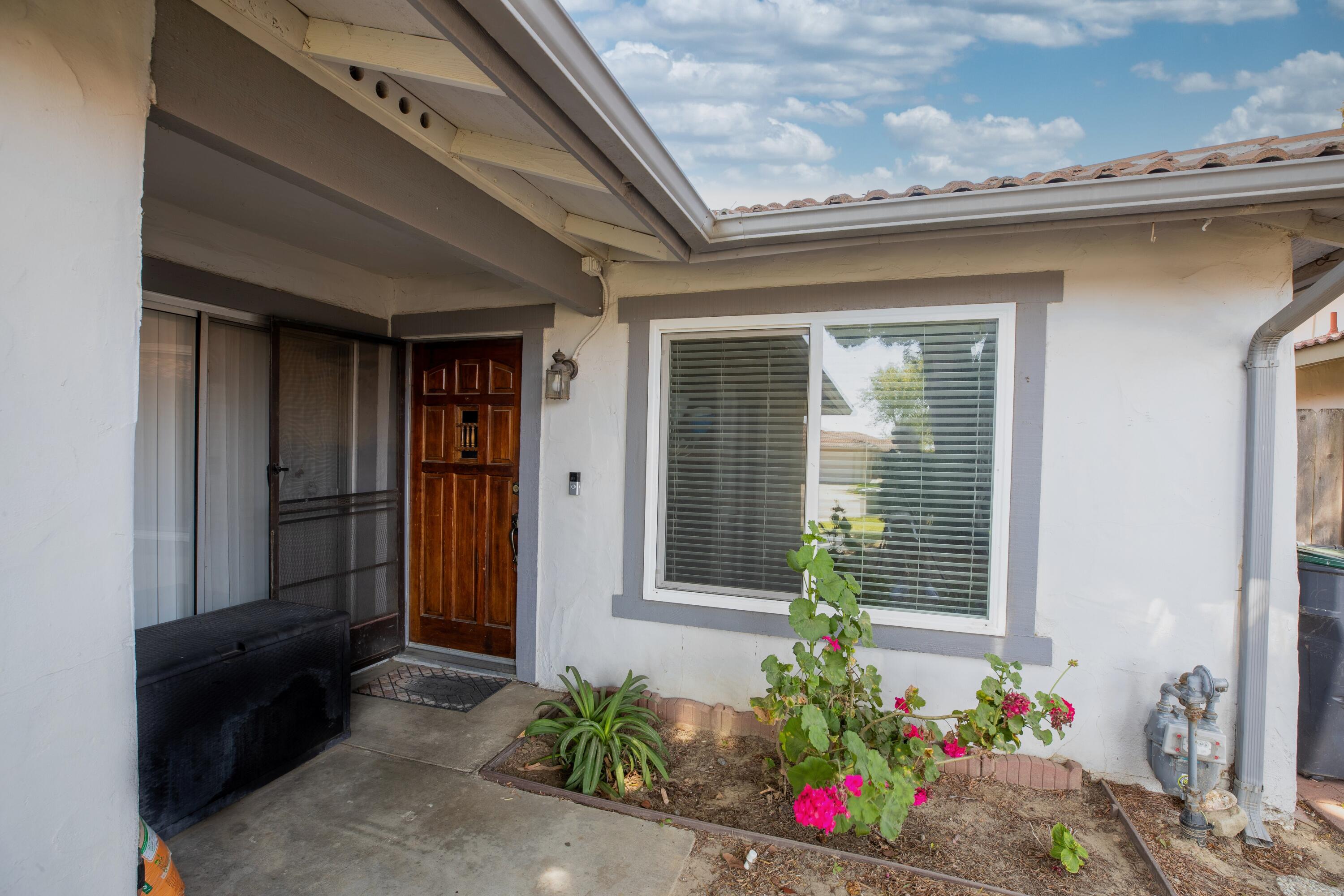 920 North M Place Lompoc, CA 93436 - Photo 5 of 25 front view of a house
