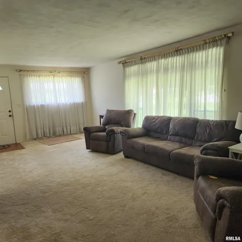 $144,999 | 10 Homestead Drive, Mount Vernon, IL 62864