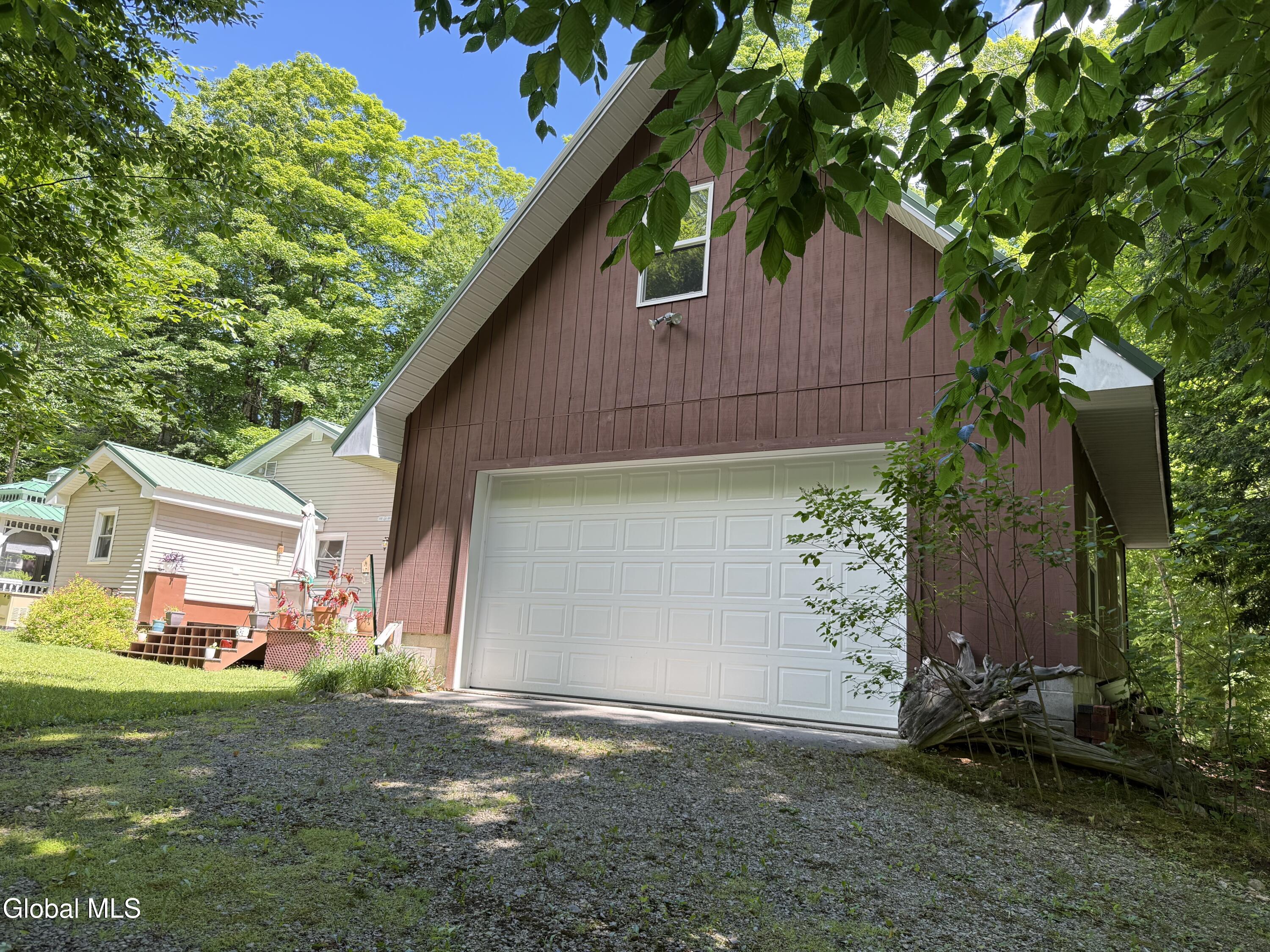 303 North Shore Road Gloversville, NY 12078 - Photo 3 of 57 IMG_5735