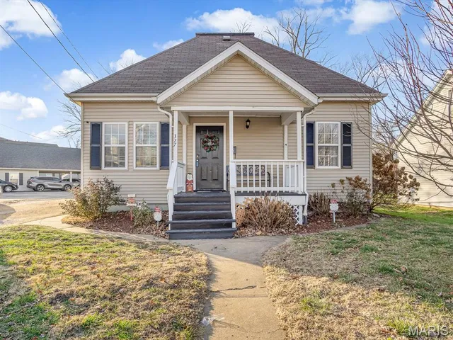 $135,000 | 327 Collinsville Avenue, Collinsville, IL 62234