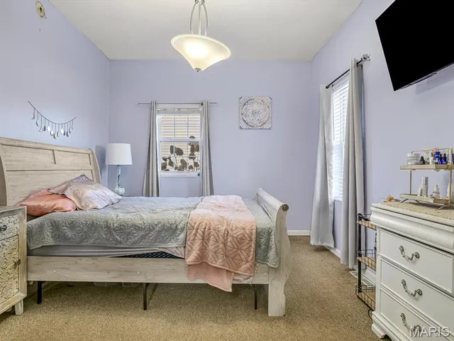 $135,000 | 327 Collinsville Avenue, Collinsville, IL 62234